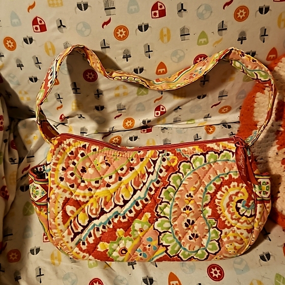 Vera Bradley Handbags - EUC Vera Bradley handbag